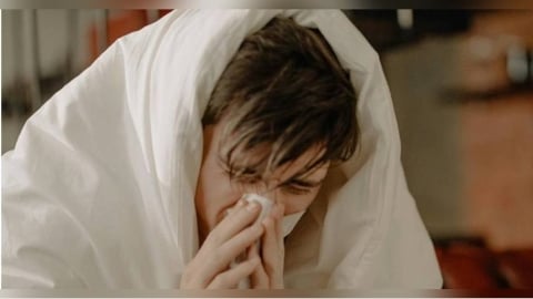 一躺下就鼻塞？醫曝關鍵原因　「拳頭夾腋下」最快20秒暢通