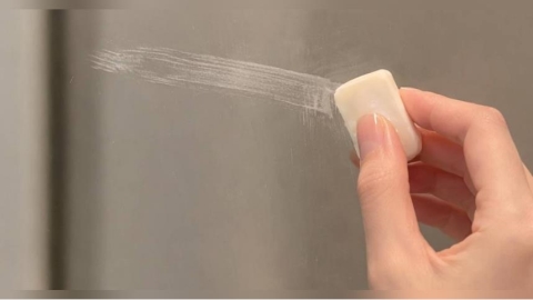 擦鏡子不用清潔劑!家事達人分享「1物搞定」 更明亮還防起霧