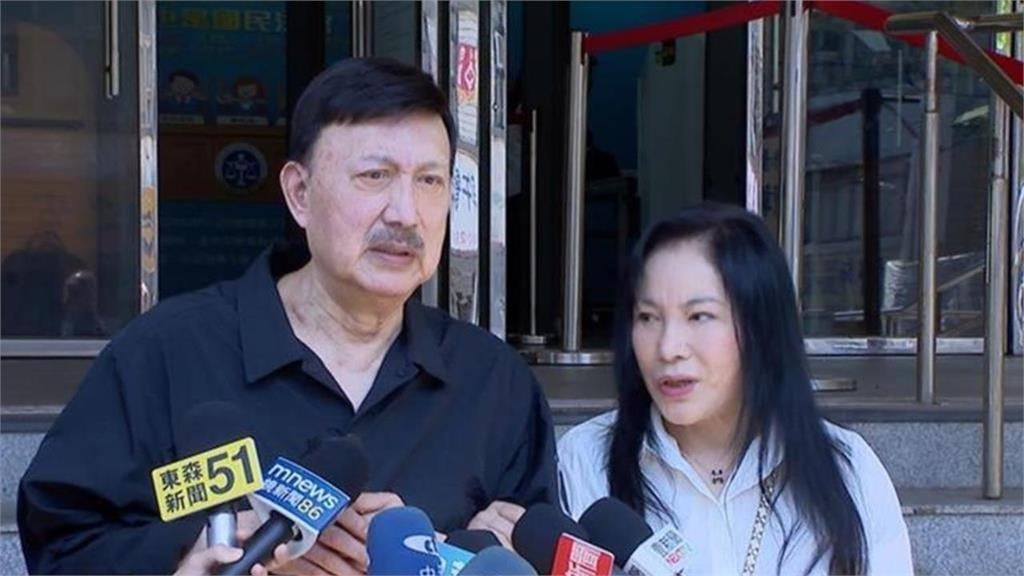 李亞萍「爆罹失智」曾拒入院檢查!兒曬照「祖孫三代同框」余天也露臉了