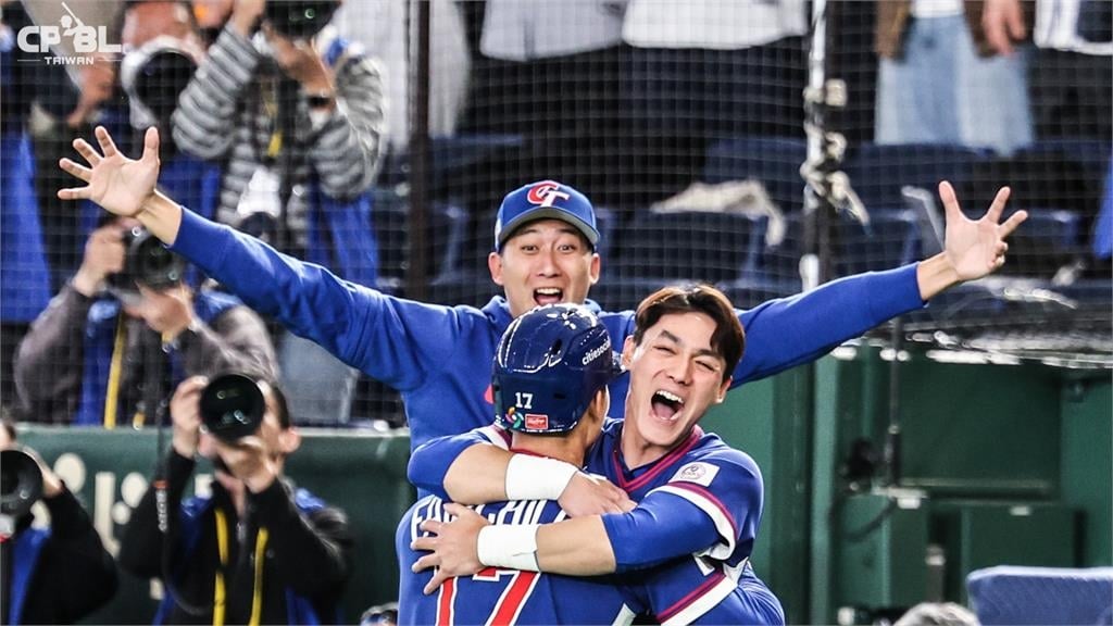 經典賽(影)/台灣隊不用哭了!棒協理事長辜仲諒肯定球員表現「加發獎金一千萬」