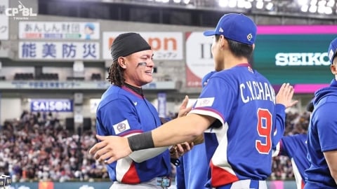 經典賽(影)/台灣隊不用哭了!棒協理事長辜仲諒肯定球員表現「加發獎金一千萬」