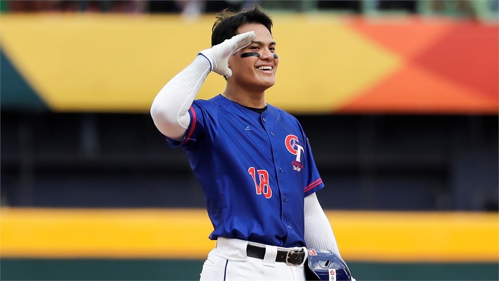 經典賽/美國隊胸前比「括號手勢」!他嗨喊「有看台灣隊長」遭網嗆:一日球迷真可怕