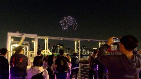 「極限返航」燈光秀大稻埕登場　500無人機為全球巡演揭開序幕