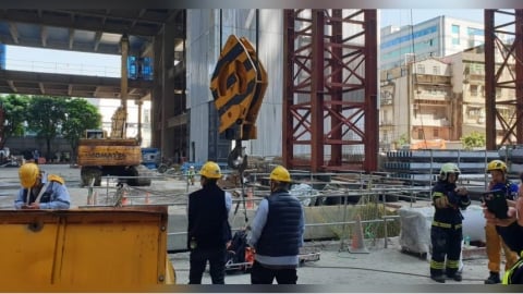 快訊／北市南港新建工地死亡事故！工人19樓墜至B5　軀幹斷體明顯死亡