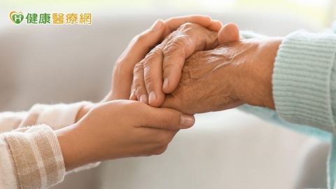 七旬翁罹患被套細胞淋巴瘤反覆復發且難治　醫：穩定治療可助慢活與共存