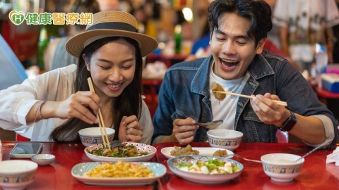外食族必看!三餐怎麼吃才能護腸胃?營養師:「乾濕不分」也釀禍