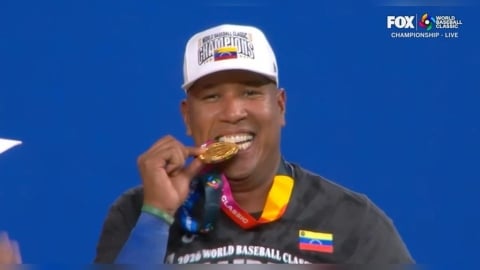 經典賽(影)／四朝元老終於嗑金牌！委內瑞拉「皇家鐵捕」從最幼齒蹲到變最老隊長