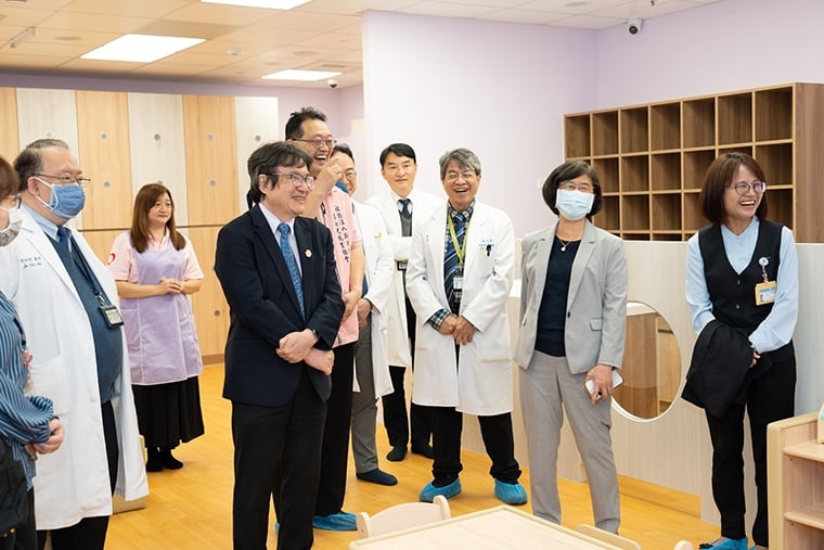 帶孩子來上班！雙和醫院員工子女托嬰中心啟用 3月23日起正式收托