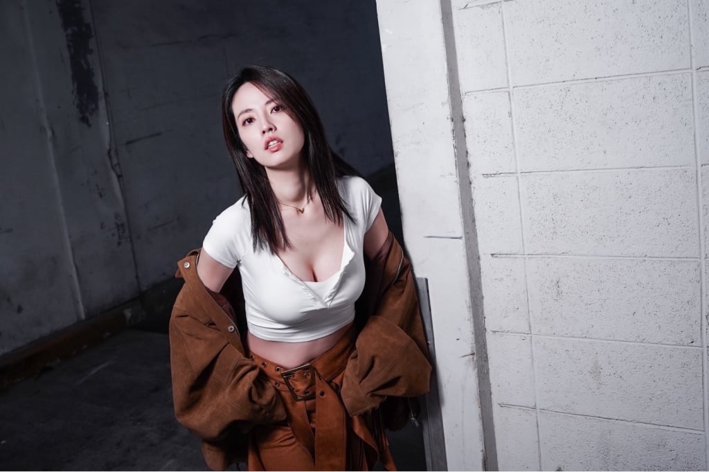 阿諾《姊妹亮起來》「進廠維修」！隆乳曝真實痛感：像拿新包包般喜悅