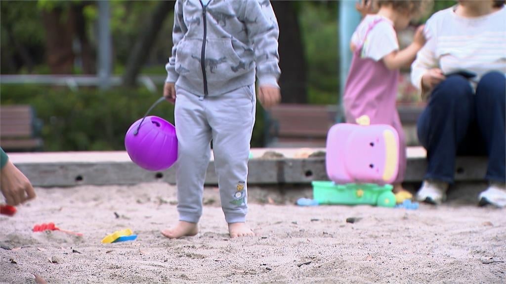 4/13起未滿12歲兒童家庭可請外傭　每月須繳五千元就業安定費