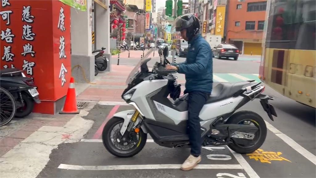 重機族大福音！桃園4月起　開放「紅黃牌」停放機車格