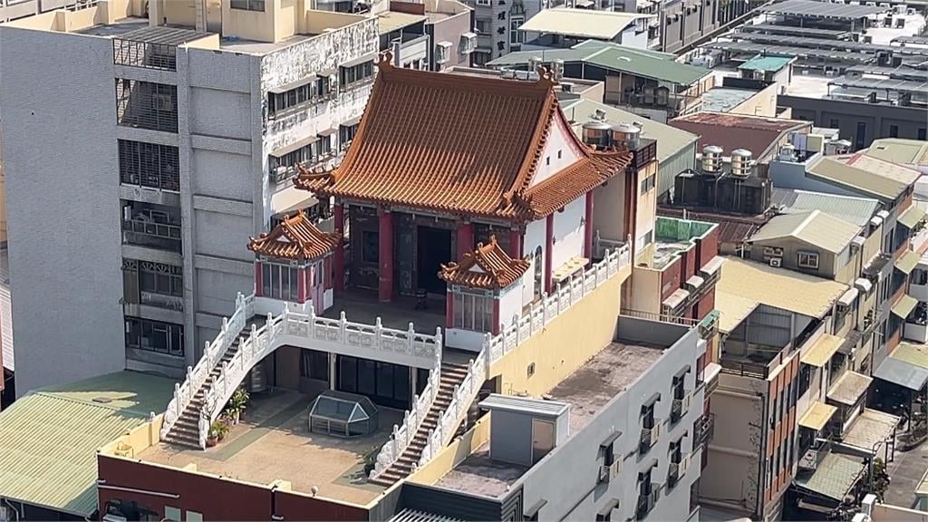 奇景！高雄建築物「頂樓蓋宮廟」　屬違建將執行拆除作業