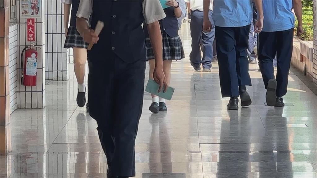 獨／上學之路好難！高雄校車突取消　學生得轉2次公車2次捷運