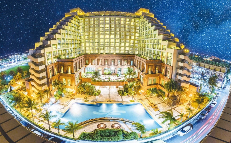 台東觀光旅館第一名為娜路彎酒店，當年創辦人林炎煌為回饋故鄉，以原住民人文風情設計，使用大量圖騰，呈現濃濃原民風情，同時又不失五星住宿體驗。（圖／翻攝自娜路彎酒店臉書）