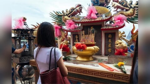 走錯門不吉利？！去廟裡拜拜要遵守8大禮儀