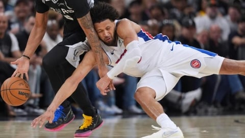 NBA(影)／打籃球怎麼打到肺塌陷？網揪活塞一哥康寧漢賽中「關鍵碰撞」疑成主因