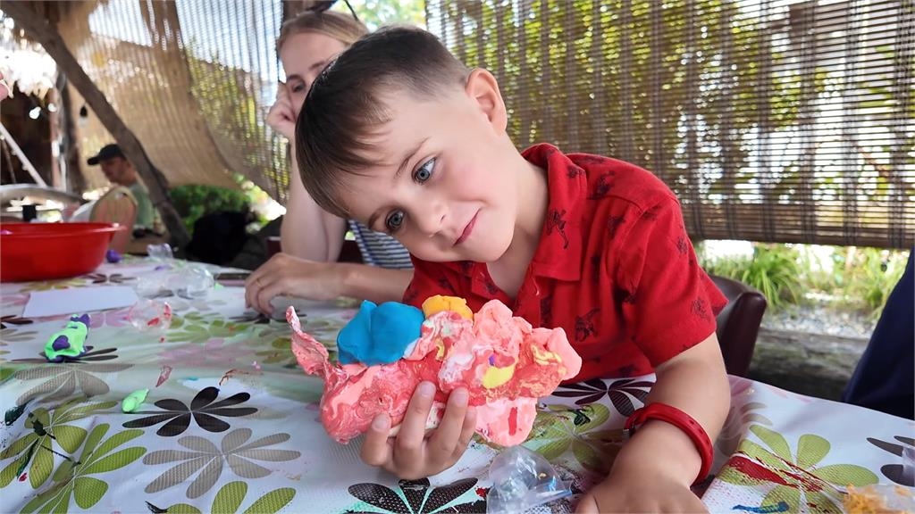 11個國家共20個家庭 數位游牧形成跨國移動村落