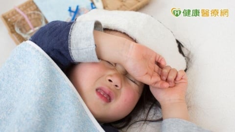 逾半數新手爸媽育兒卡關　國健署「孕產兒專線」即時解惑當最強後盾