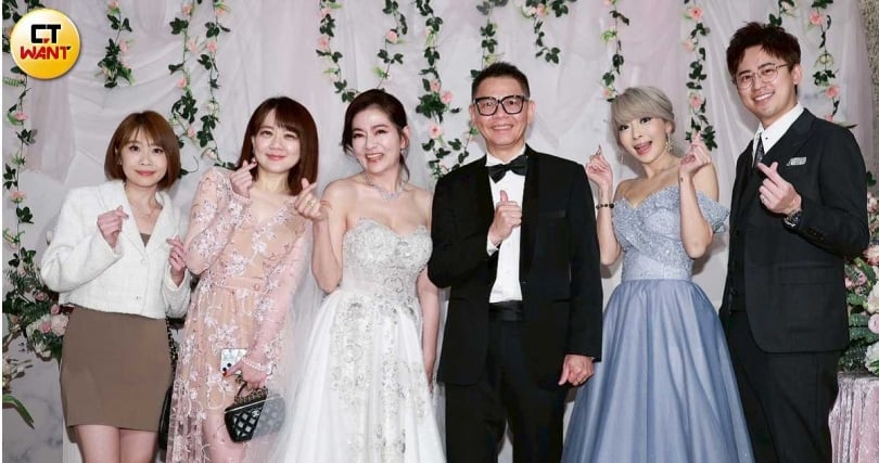 劉盈盈補辦婚宴，席開百桌熱鬧非凡。她特別邀請好友Makiyo擔任伴娘。（圖／蘇聖倫攝）