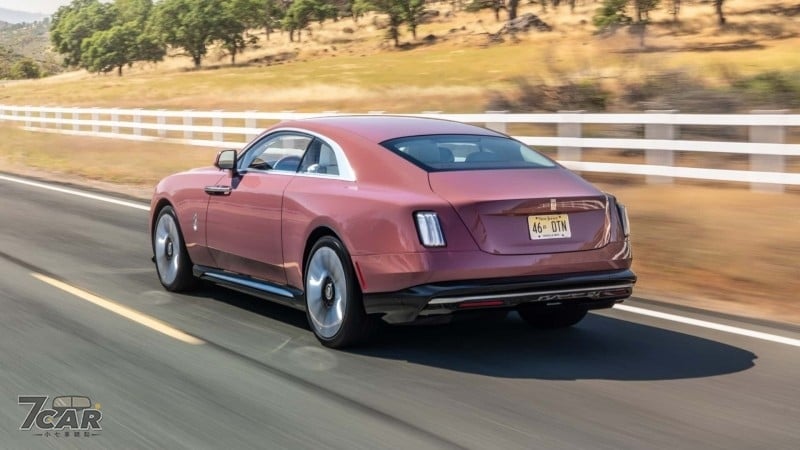 Rolls-Royce 調整電動化策略　放棄 2030 全面電動化目標並續留 V12 動力