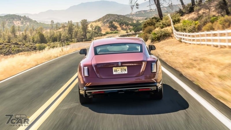 Rolls-Royce 調整電動化策略　放棄 2030 全面電動化目標並續留 V12 動力