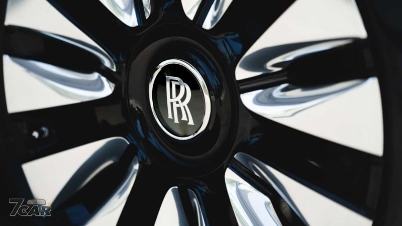 Rolls-Royce 調整電動化策略　放棄 2030 全面電動化目標並續留 V12 動力