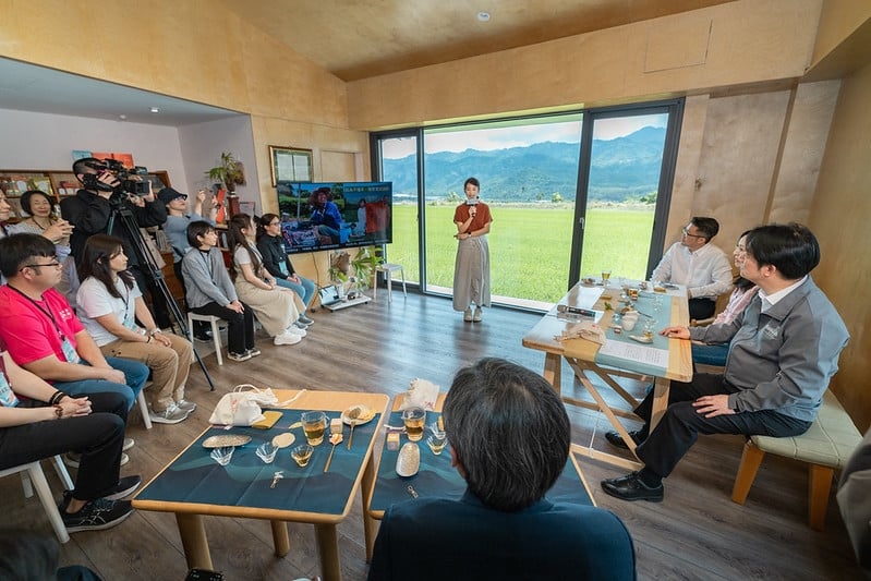 快新聞／地方創生再添亮點！賴清德親訪台東「女兒不懂茶」　加碼60億助青年返鄉