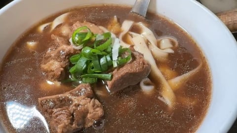 國產洋蔥加入菜 高雄餐廳「法式牛肉麵」名揚海外