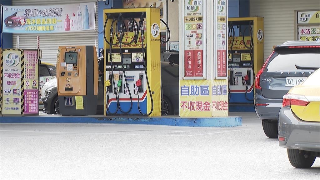明起汽柴油漲1.8、1.4元　各地加油站塞爆趕漲前加滿