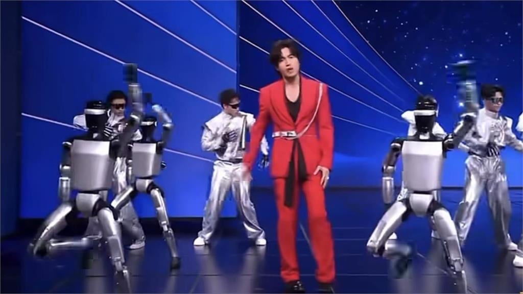 魏哲家批「中國機器人沒用」遭罵飄了！她揭昔日董座「2霸氣發言」網笑： 站著賺錢