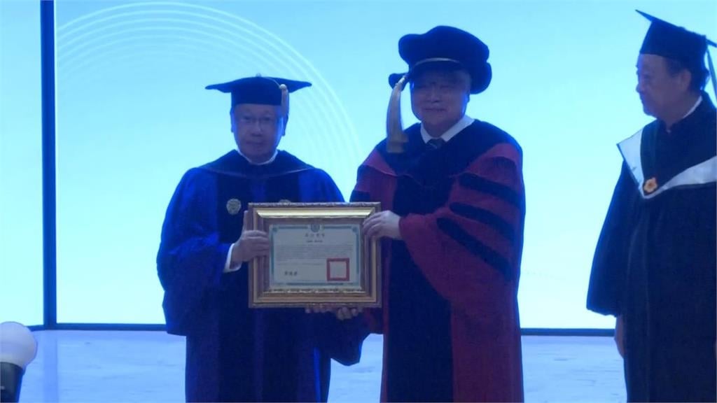 魏哲家批「中國機器人沒用」遭罵飄了！她揭昔日董座「2霸氣發言」網笑： 站著賺錢