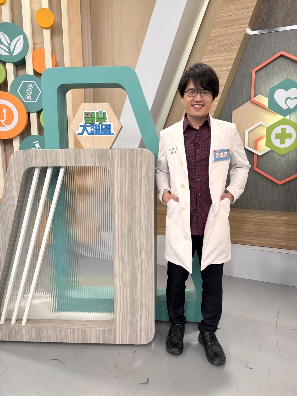 (影)／衛生紙噴酒精再塞耳朵，可以有效舒緩生理痛？