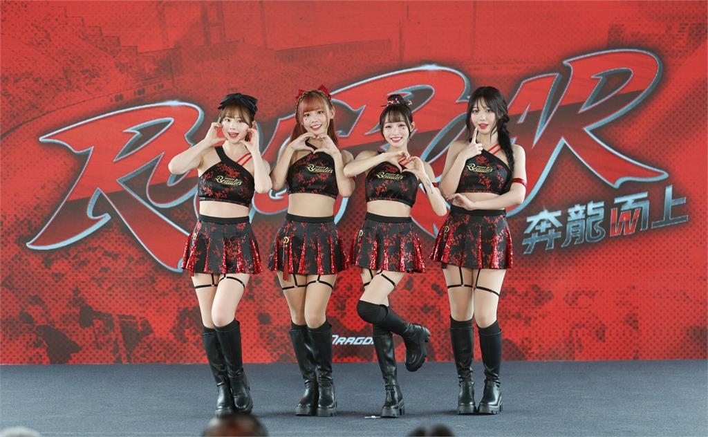 啦啦隊(影)／李多慧親自設計「旗袍小龍女」造型超吸睛！台韓合作味全龍應援再升級