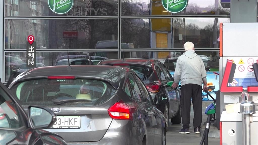 中東戰爭油價飆漲  泰國大象竟走路去上班