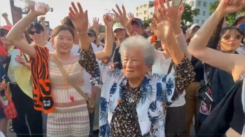 ９０歲嬤「上台狂歡」獲封「大港ＭＶＰ」　孫女：阿嬤玩到不想回家