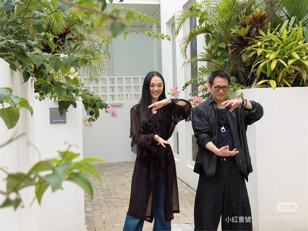 李連杰才傳「換心回春」！又爆與「正妹助理親密合照」女方身分曝：太漂亮了