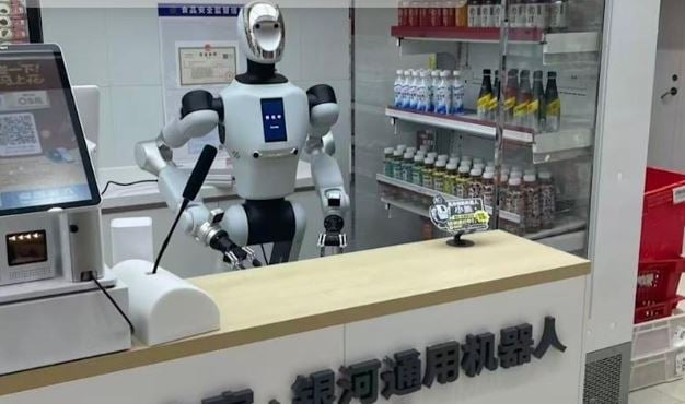 被魏哲家評好看但沒用！　隔天中國機器人又出包了