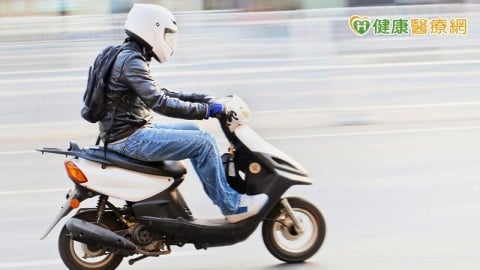 騎士急煞後脖子抬不起　緊急血漿置換助脫困