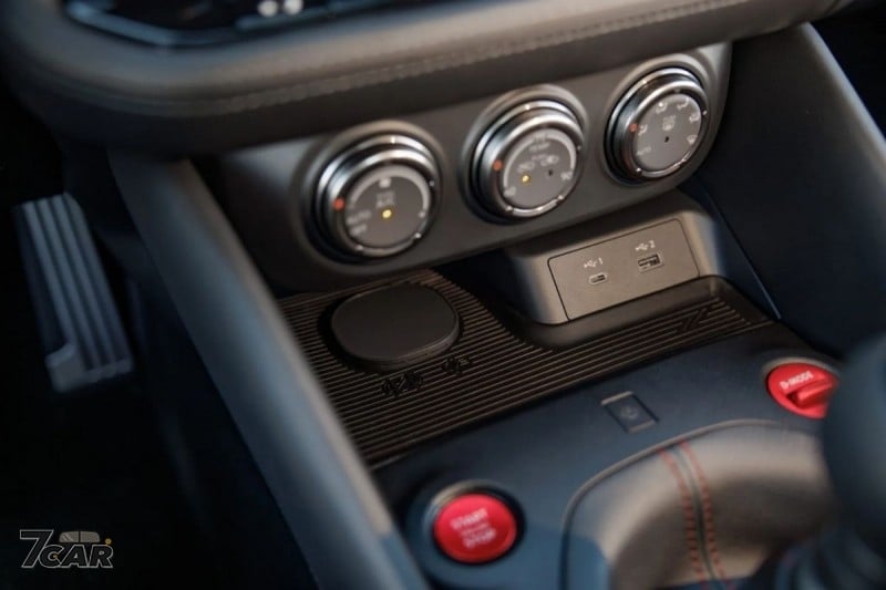 全車系標配手排，Nissan Z 小改款登場