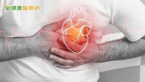 60歲男子急性心梗手術台上失去脈搏　中榮跨院聯手搶救成功