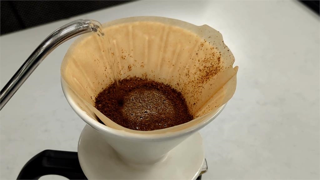 長知識！咖啡渣不能直接施肥　發酵生熱反「燒傷」植物根部