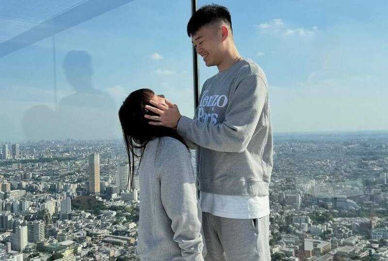 隔年王齊麟甜蜜公開認愛樂天女孩十元。（圖／翻攝自Threads）