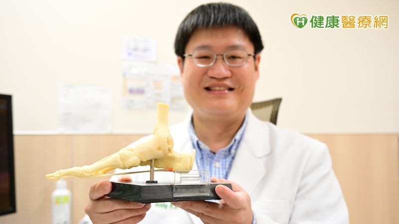 雞蛋大般的痛風石破裂有如爆漿！醫師警告：長年忽視恐釀截肢悲劇