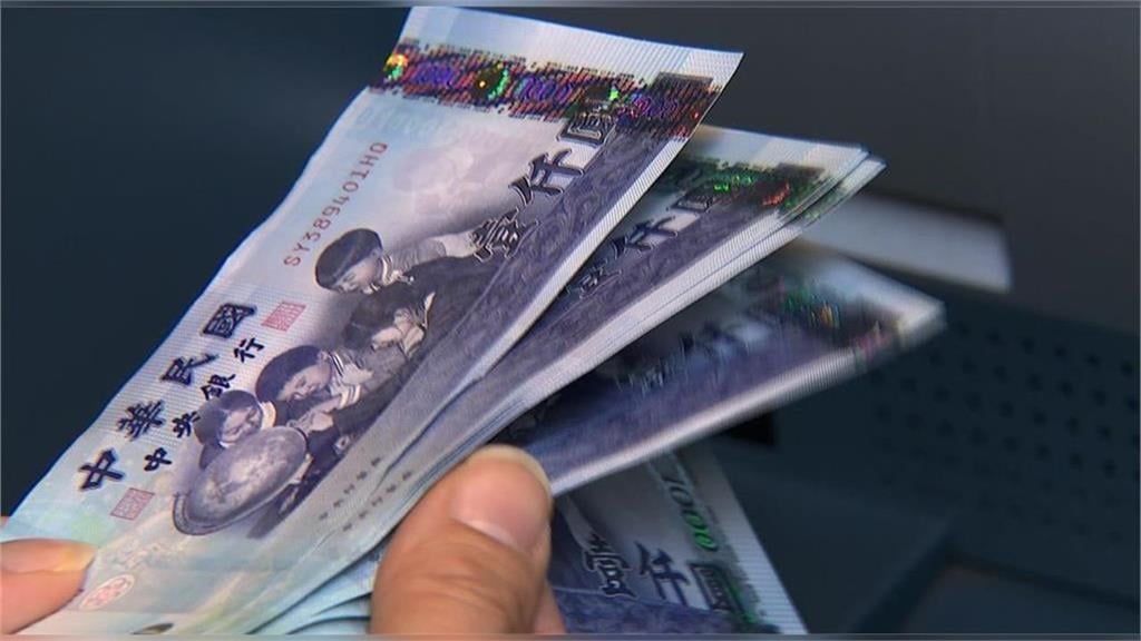 婦買菜隨手花100元中1億大樂透！秒call弟嗨喊「可以退休了」還捐千萬做公益