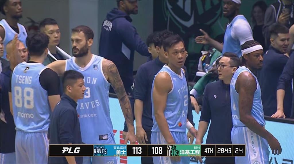 PLG(影)／43歲「野獸」林志傑得最高19分！率勇士117:108擊敗洋基工程