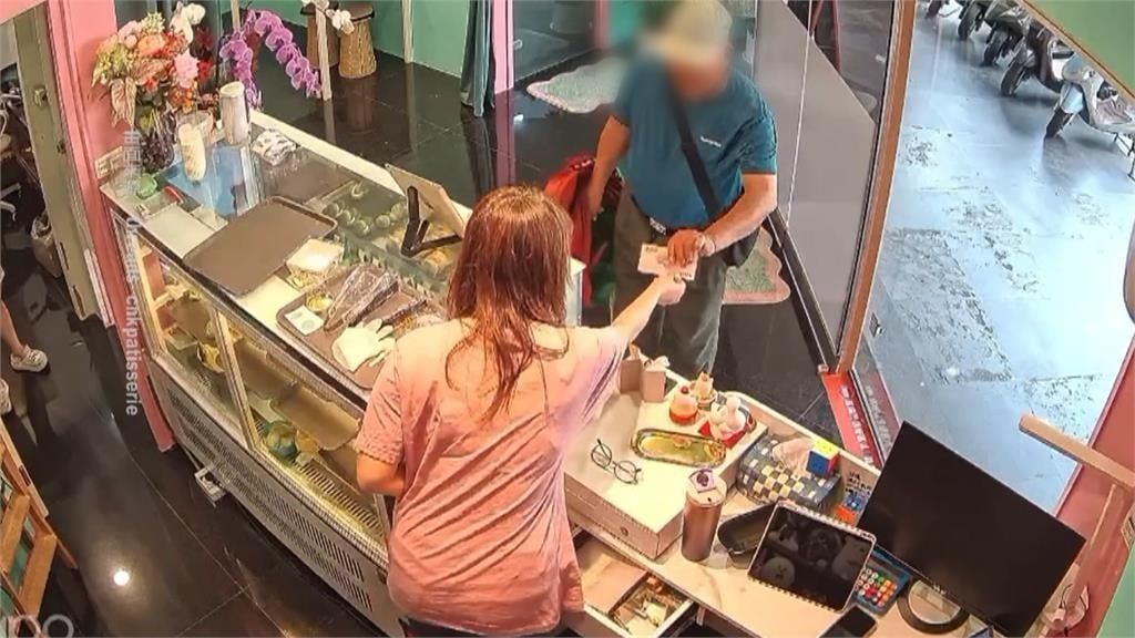 「醒獅伯」衝甜點店舞獅給祝福　結束後討錢店家傻眼