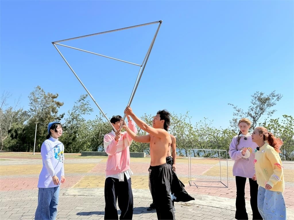 特技表演「未央」身材健壯表演太精彩！楊繡惠失控直戳胸肌現場驚呼