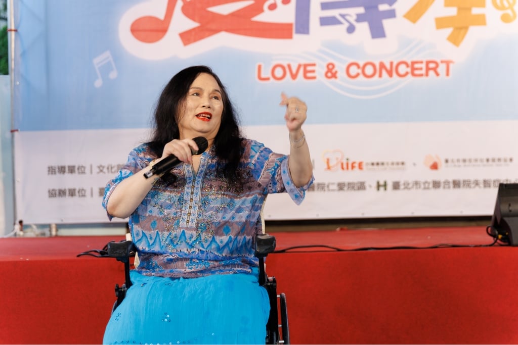 昔手術失敗致癱瘓！「月亮歌后」李珮菁逆境重生 唱出生命故事