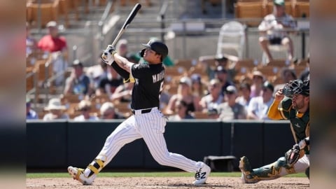 MLB(影)／粉碎外界「沒人要」評論！村上宗隆開季連2戰都開轟用「大棒」證明實力