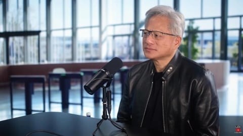 黃仁勳點名「它」如AI界iPhone！他揭示：不只能聊天還能成「數位勞工」